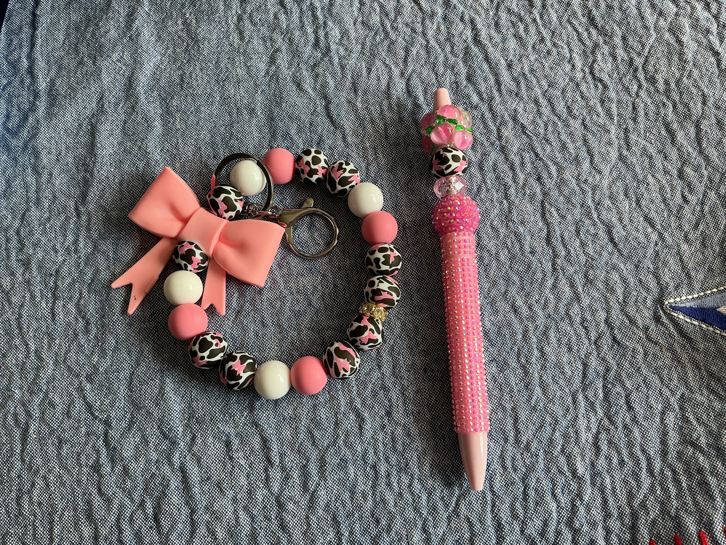 Wristlets keychain and pen